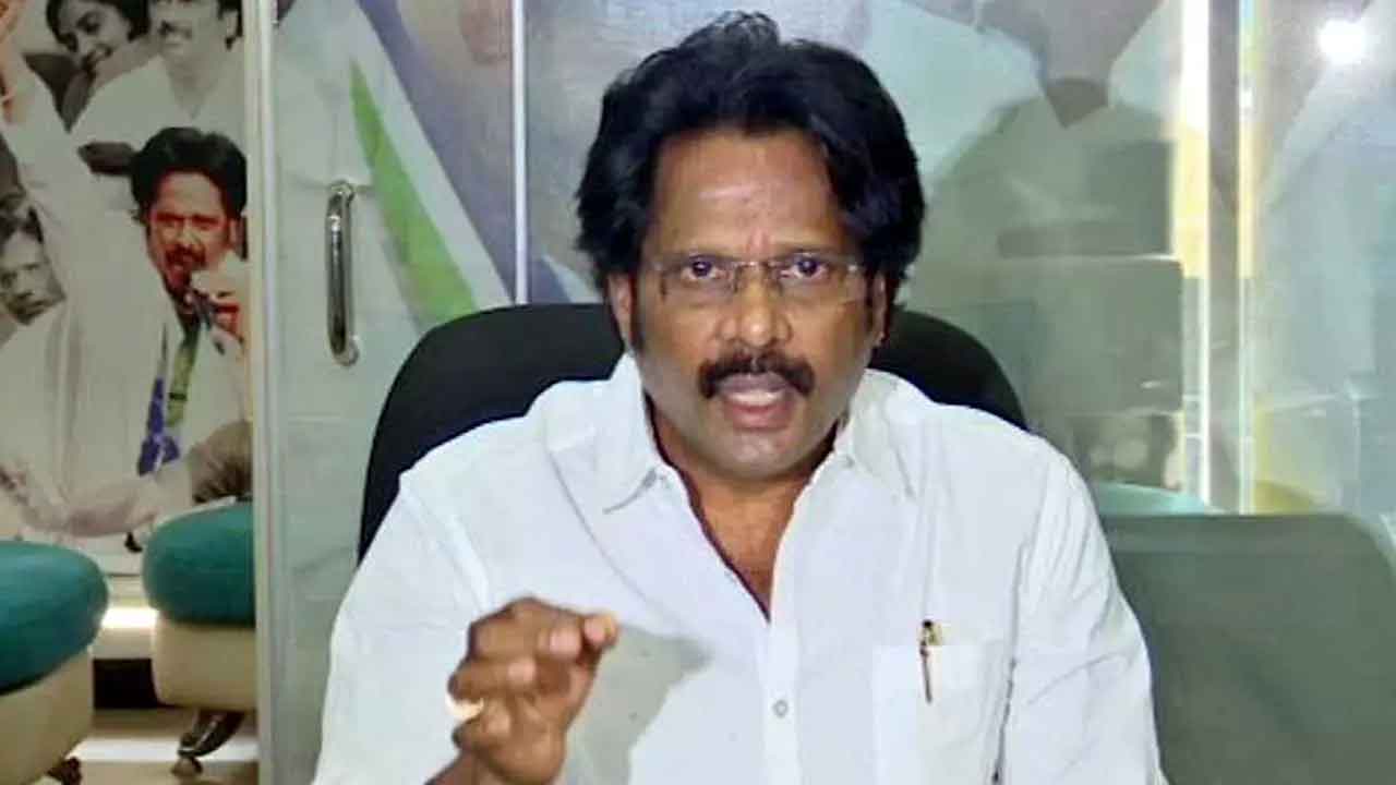  Vizag Mp Attacks Ysrcp Rebel Mp Raghurama Raju Using Vulgar Language-TeluguStop.com