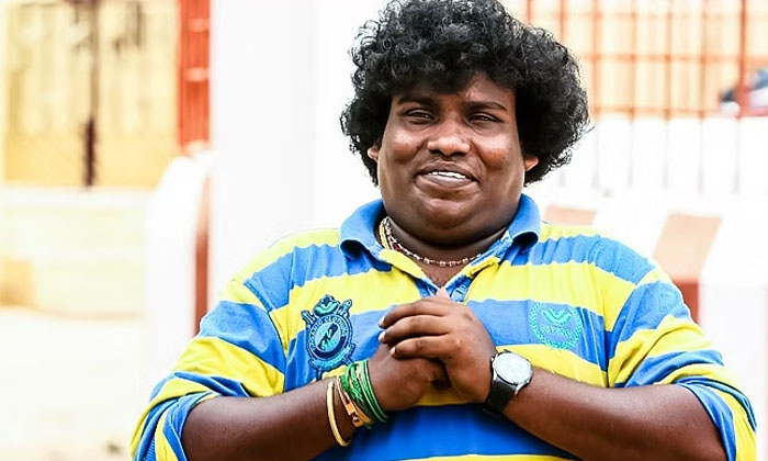  Comedian Yogi Babu Remuneration-TeluguStop.com