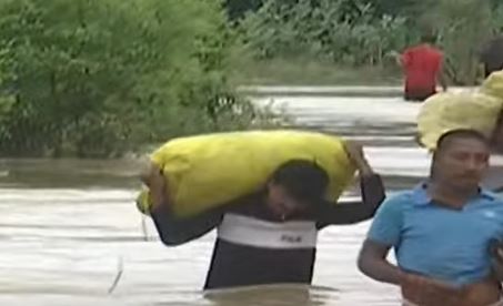 Vaddigudem In Alluri District Is Waterlogged Vaddigudem In Alluri District Is Waterlogged-TeluguStop.com