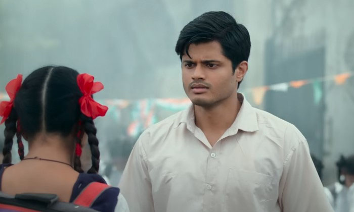  Anand Devarakonda Weakness In Emotional Scenes-TeluguStop.com