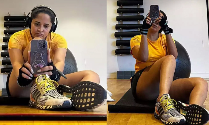  Anasuya Bharadwaj Gym Pics Goes Viral-TeluguStop.com