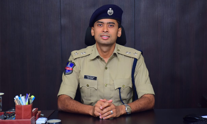  Be Careful About Cyber Crimes Sp Akhil Mahajan, Cyber Crimes, Sp Akhil Mahajan,-TeluguStop.com