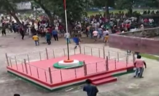  Police Fired On Protesters In Bihar.. One Person Died-TeluguStop.com