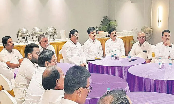  Congress Is Planing To Organise  Huge Public Meet In Kollapur , Karnataka,  Koll-TeluguStop.com