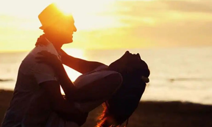  Karnataka Crime News , Karnataka , Crime News , Crime , Extramarital Affairs ,-TeluguStop.com