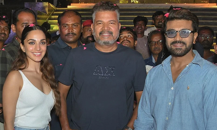 Telugu Bollywood, Game Changer, Kiara Advani, Kiaraadvani, Mumbai Airport, Ram C