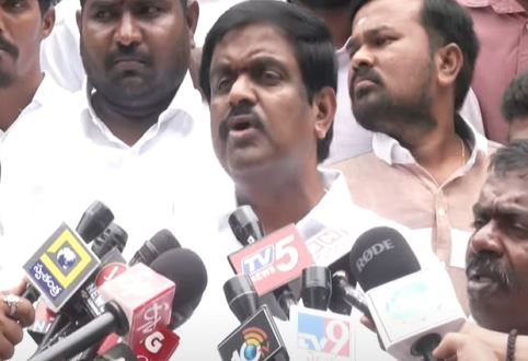  Jitta Is Angry At Being Suspended From Bjp-TeluguStop.com