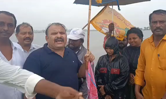  Machilipatnam Tdp Leaders Comments On Jagananna Colonies Flooded With Water Deta-TeluguStop.com