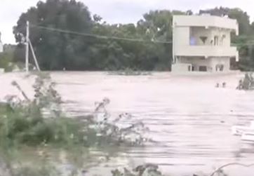  Seven People Were Caught In The Flood In Khammam District-TeluguStop.com