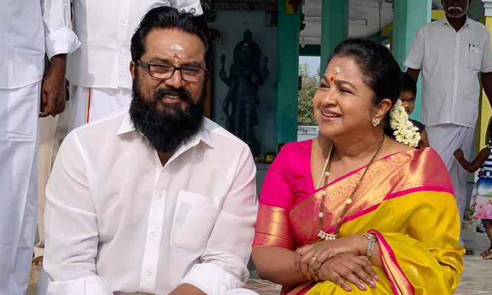  Radhika And Sarath Kumar Relation-TeluguStop.com