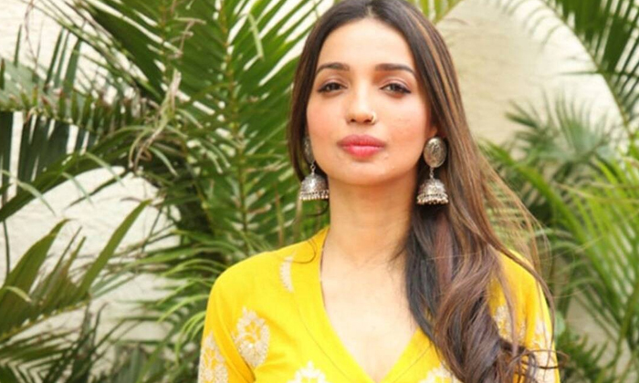 Telugu Law, Kanika Dhillon, Raghavendra Rao-Movie Telugu Law, Kanika Dhillon, Raghavendra Rao-Movie