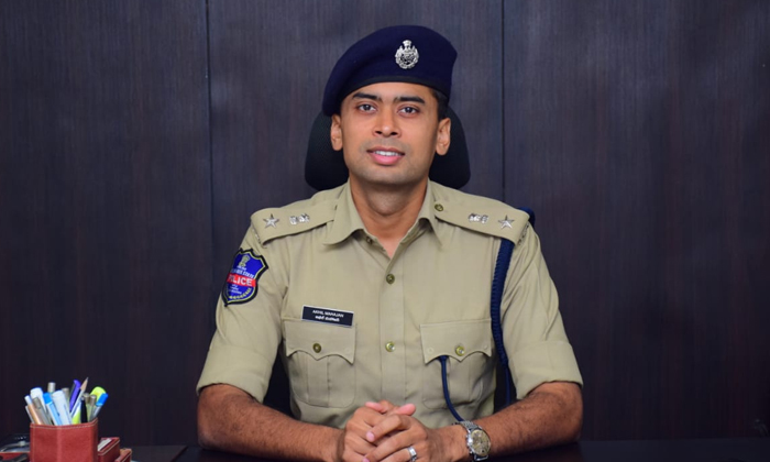 Sp Akhil Mahajan Creating Awareness On Cyber Crimes, Sp Akhil Mahajan ,awareness Sp Akhil Mahajan Creating Awareness On Cyber Crimes, Sp Akhil Mahajan ,awareness-TeluguStop.com