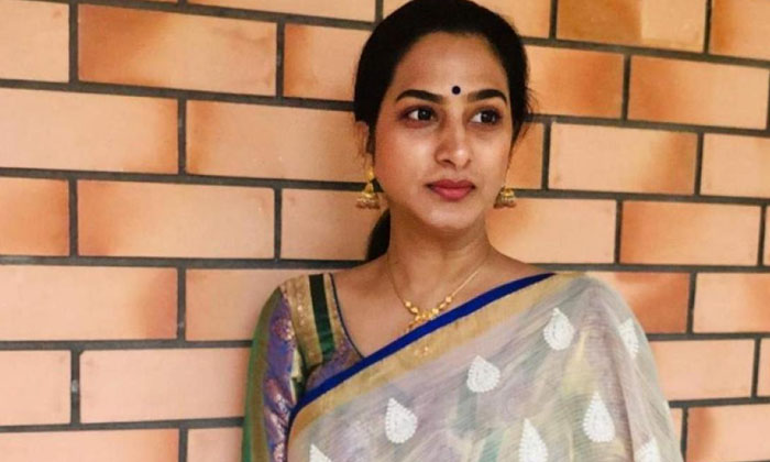  Actress Surekha Vani Clarity About Bigg Boss 7 Entry,bigg Boss,nagarjuna,surekha-TeluguStop.com