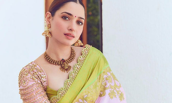  Fans Who Can't Bear Tamannaah's Overaction Is Tamannaah Responsible For The Flop-TeluguStop.com