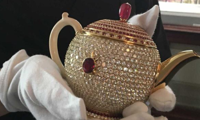 Guinness World Records Names The Egoist The Most Valuable Teapot In The World,gu-TeluguStop.com