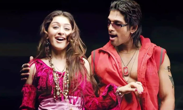  Allu Arjun Forced Me To Do It In The Pub Without Asking Hansika Comments Viral-TeluguStop.com