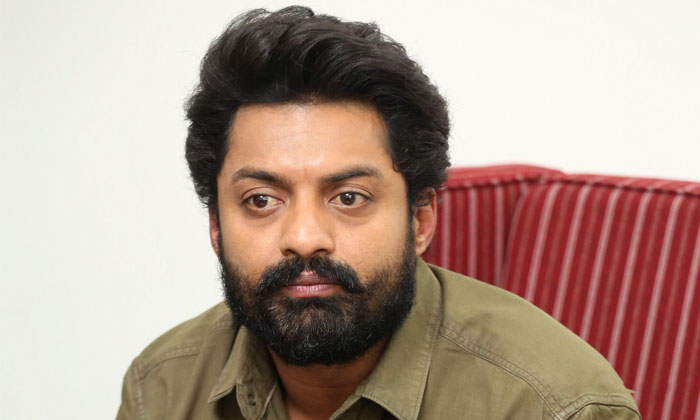  Kalyan Ram Who Gave Up The Girl He Loved Because Of His Father-TeluguStop.com