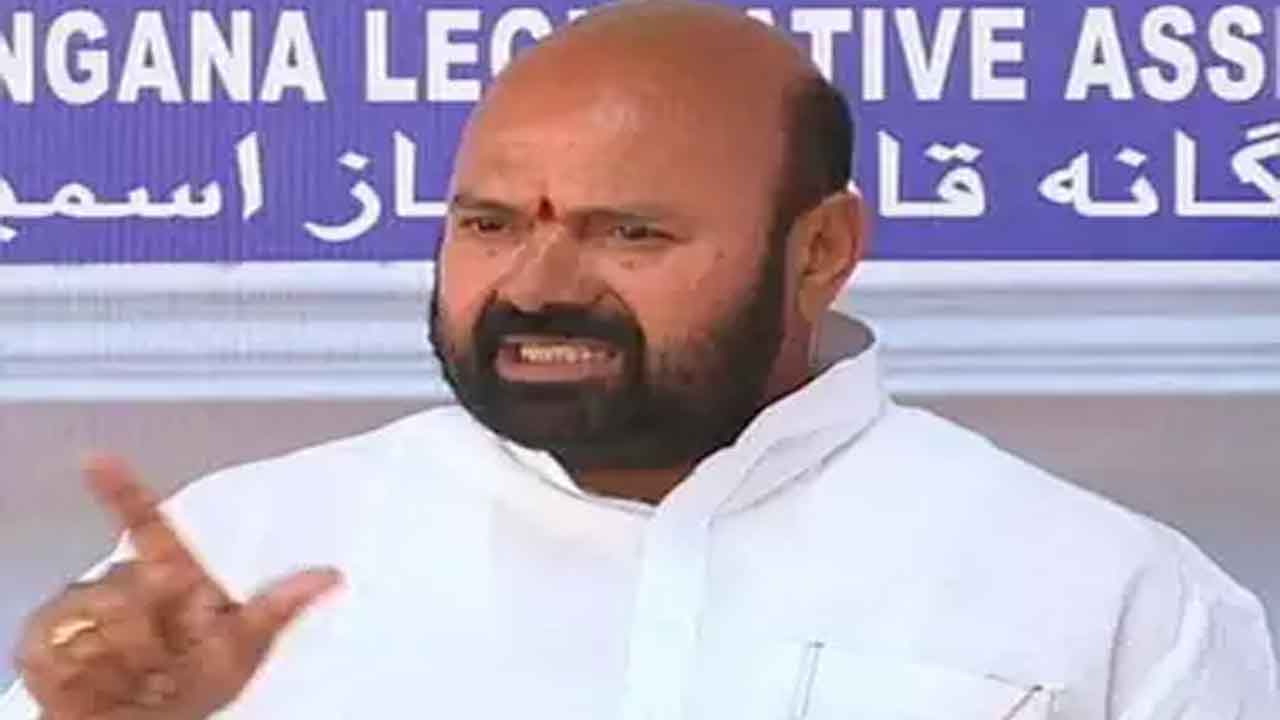  Jangaon Mla Demands Palla Rajeswar To Apologise Defected Mlas-TeluguStop.com