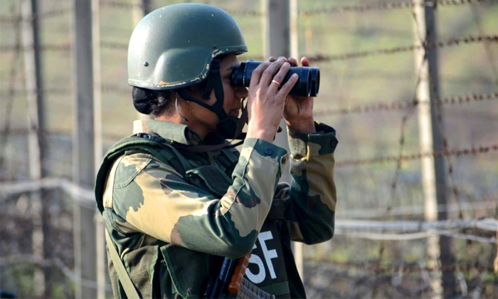  Pakistan Intruder Shot Dead Near International Border In Punjab Details, Pakista-TeluguStop.com