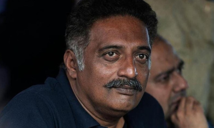  Prakash Raj's Tweet On The Success Of Chandrayaan-3 Launch, Prakash Raj, Chandra-TeluguStop.com