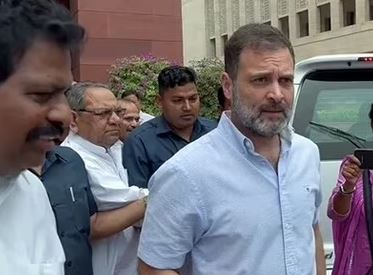 Complaint By Bjp Women Mps Against Congress Leader Rahul Gandhi-TeluguStop.com