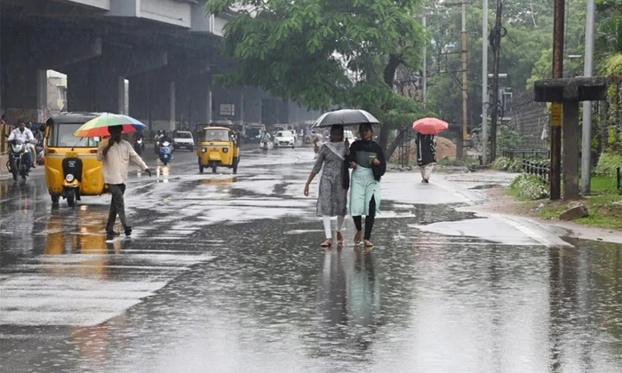  Heavy Rain In Many Places In Hyderabad-TeluguStop.com