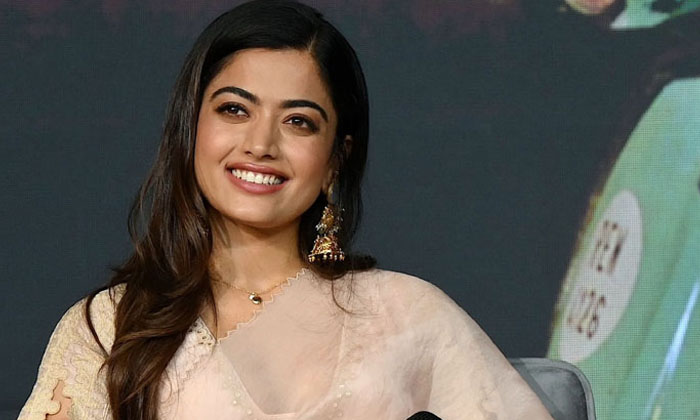  December Lucky F Or E Now Rashmika, Rashmika ,animal, Ranbir Kapoor, December M-TeluguStop.com