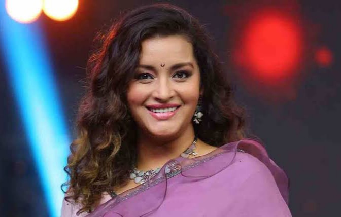  Actress Renu Desai Challenges Telangana Government In Court Over Aqua Marine Par-TeluguStop.com