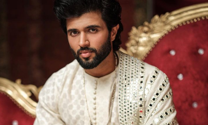  Hero Vijay Deverakonda First Remuneration,vijay Deverakonda,khushi Movie,tollywo-TeluguStop.com