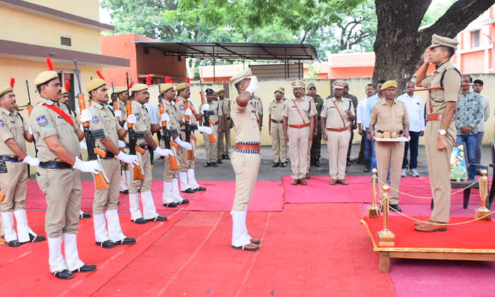  Need To Redefine National Service: District Sp Akhil Mahajan Sp Akhil Mahajan ,-TeluguStop.com