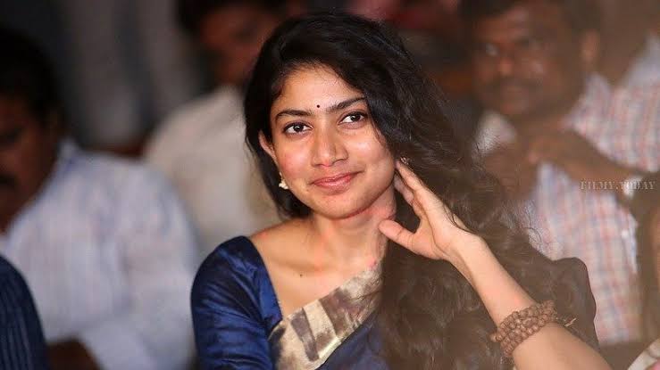  Actress Sai Pallavi Eats Vibhuti And Finds Its Taste Pleasing-TeluguStop.com