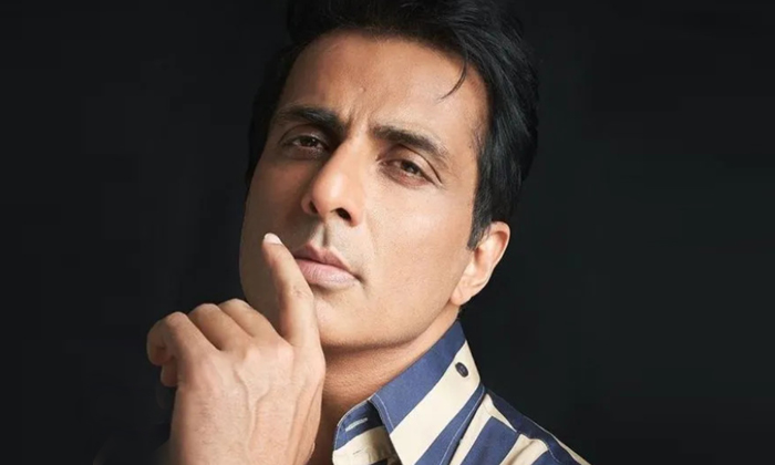  Sonu Sood Helped A Comman Man To Become A Pilot,pilot,pilot Vamsi,sonu Sood,avia-TeluguStop.com