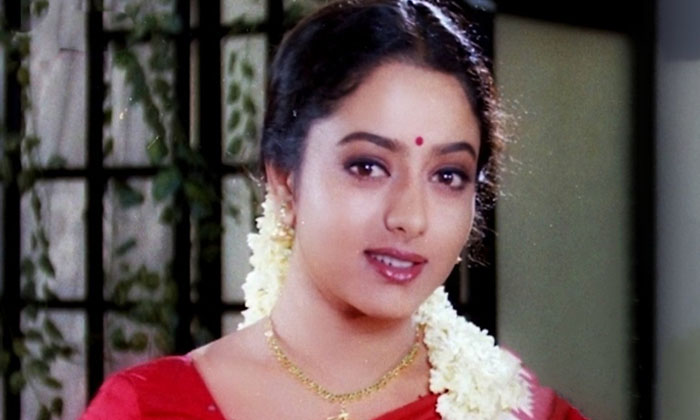  The Star Hero Misbehaved With Soundarya What Did The Heroine Do In Anger-TeluguStop.com