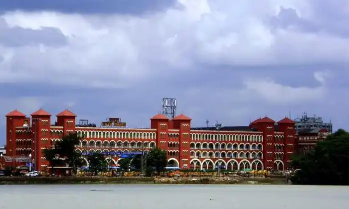  This Is The Largest Railway Station In All Of India, This Is The, Kolkata , Howr-TeluguStop.com