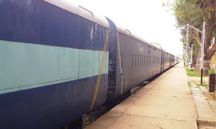 This Train Has No Windows And Doors Because , This Train Has , Viral Latest, Ne This Train Has No Windows And Doors Because , This Train Has , Viral Latest, Ne-TeluguStop.com