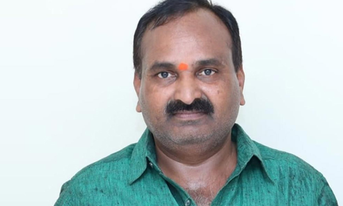 Ban On Vizag Satish Details Here Goes Viral In Social Media Details Here Goes V Ban On Vizag Satish Details Here Goes Viral In Social Media Details Here Goes V-TeluguStop.com