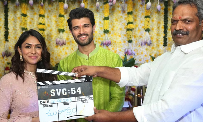  Vijay Deverakonda Vd13 Title And First Look Release-TeluguStop.com