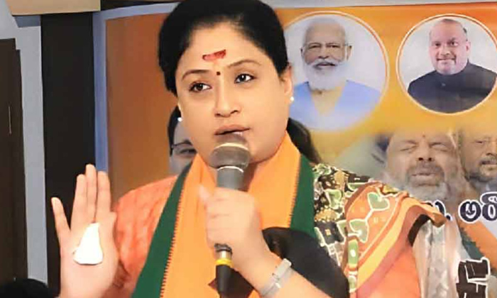  Vijayashanthi Angry On Bjp Leaders,telangana Bjp, Telangana, Congress, Pcc Chhie-TeluguStop.com