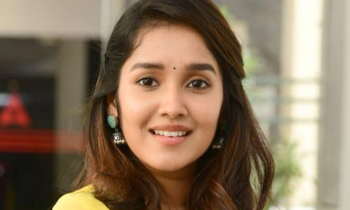  Anikha Surendar Journey From Child Artist To Heroine-TeluguStop.com