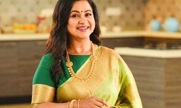  Radhika Sarath Kumar Has Achieved A Rare Feat , Radhika ,sharath Kumar ,cake Cut-TeluguStop.com