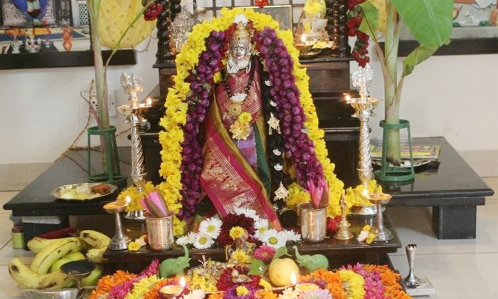  Here Are The List Of Items For Varalakshmi Vratam Pooja Details, Varalakshmi Vra-TeluguStop.com