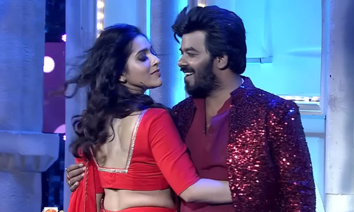  Hyper Aadi Shocking Comments On Rashmi Sudheer Relation At Etv Balagam Show-TeluguStop.com