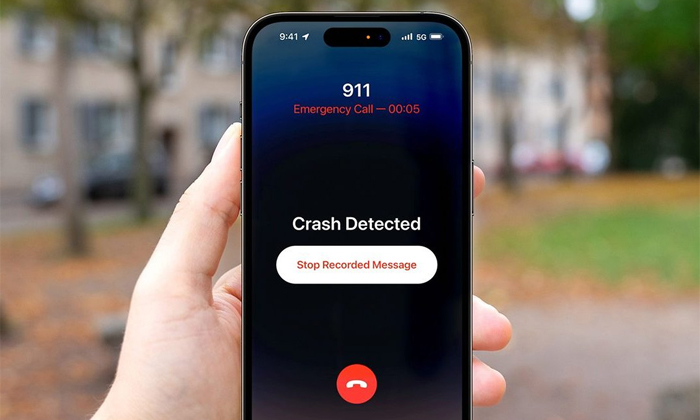  Iphone 14 Helps Man Get Rescued After Driving Car Off Cliff In Los Angeles Detai-TeluguStop.com