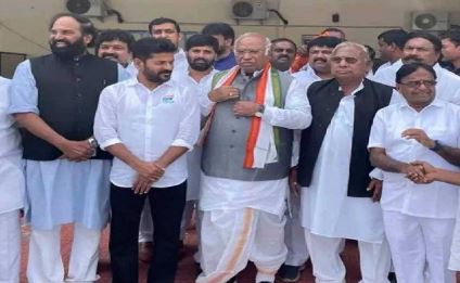  Congress Leaders Meeting With Aicc President Kharge..!!-TeluguStop.com