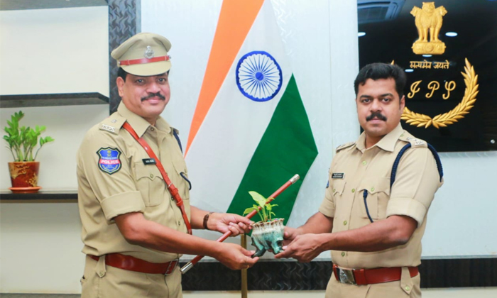  Khammam Ctc Additional Dcp Subhash Chandra Bose-TeluguStop.com