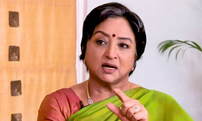  Senior Actress Lakshmi About Money-TeluguStop.com