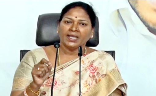  Does Pawan Know What Public Court Is?: Mlc Potula Sunitha-TeluguStop.com