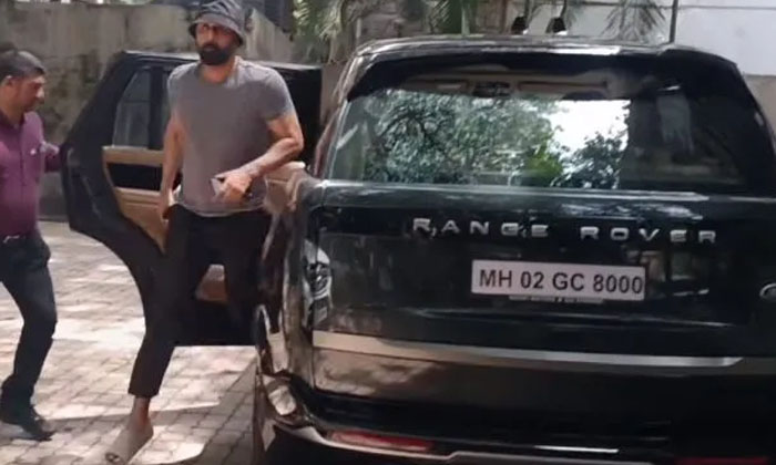  Ranbir Kapoor Buys Costly Range Rover Car Details, Ranbir Kapoor, Buys Costly Ra-TeluguStop.com