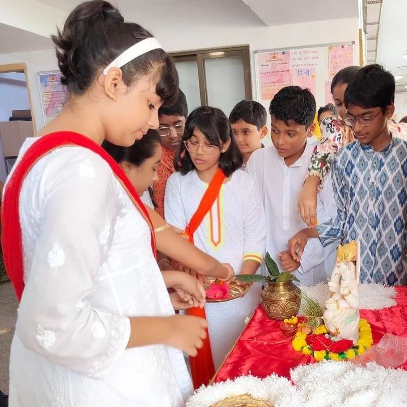 Aaradhya Bachchan’s School Performance Shines During Ganpati Visarjan R-TeluguStop.com