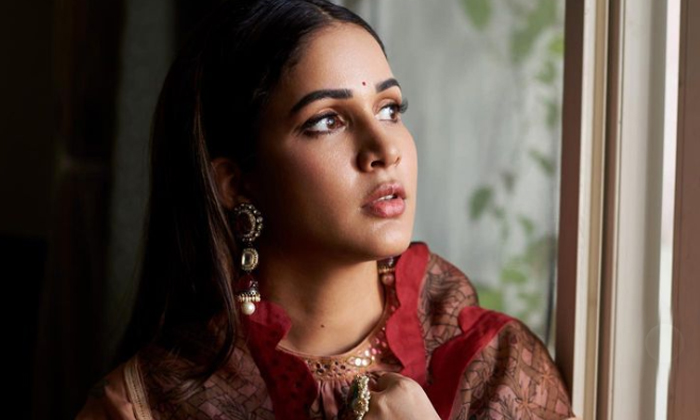  Allu Sirish Sensational Comments About Lavanya Tripathi,allu Sirish, Lavanya Tri-TeluguStop.com